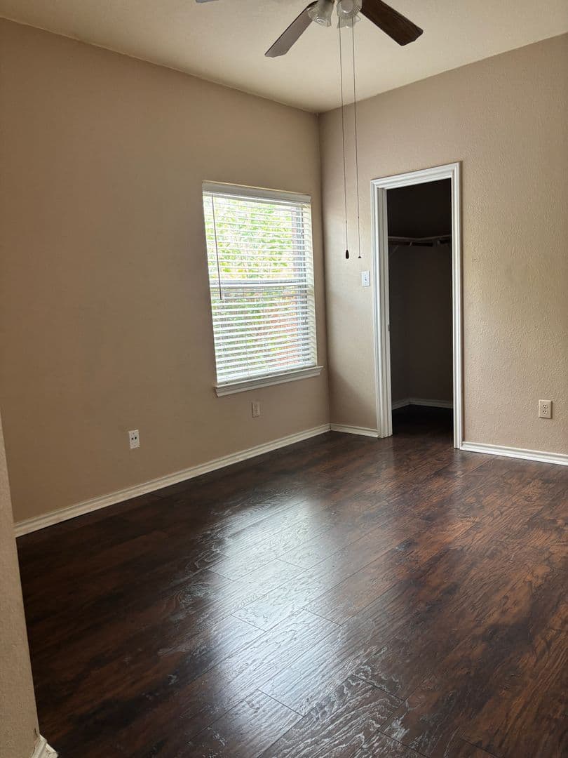 Burleson House: 908 Walnut St.