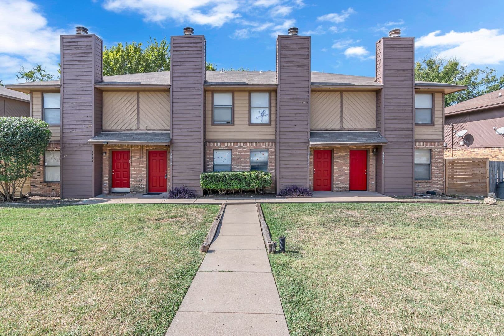 Benbrook Townhome: 3808-3814 Coates Circle