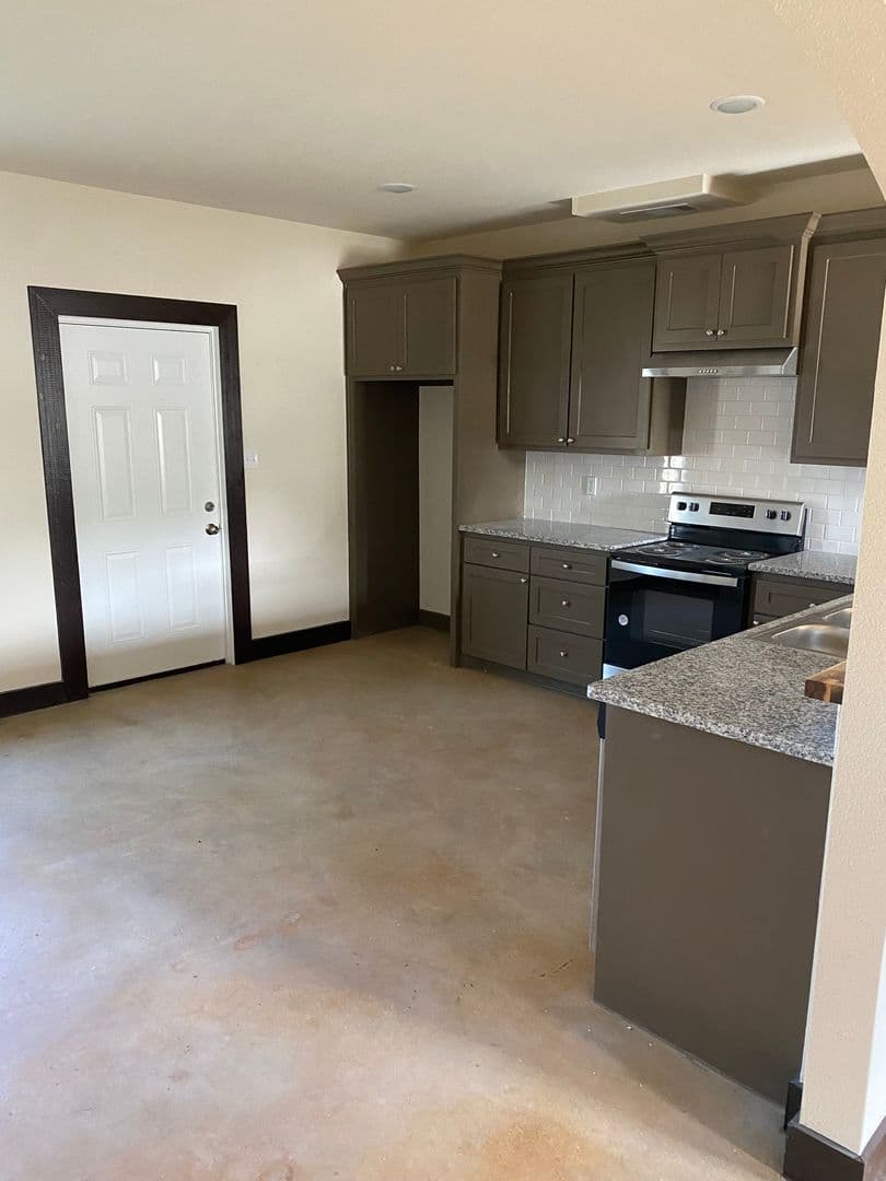 Azle Townhome: 1051 Deer Lane