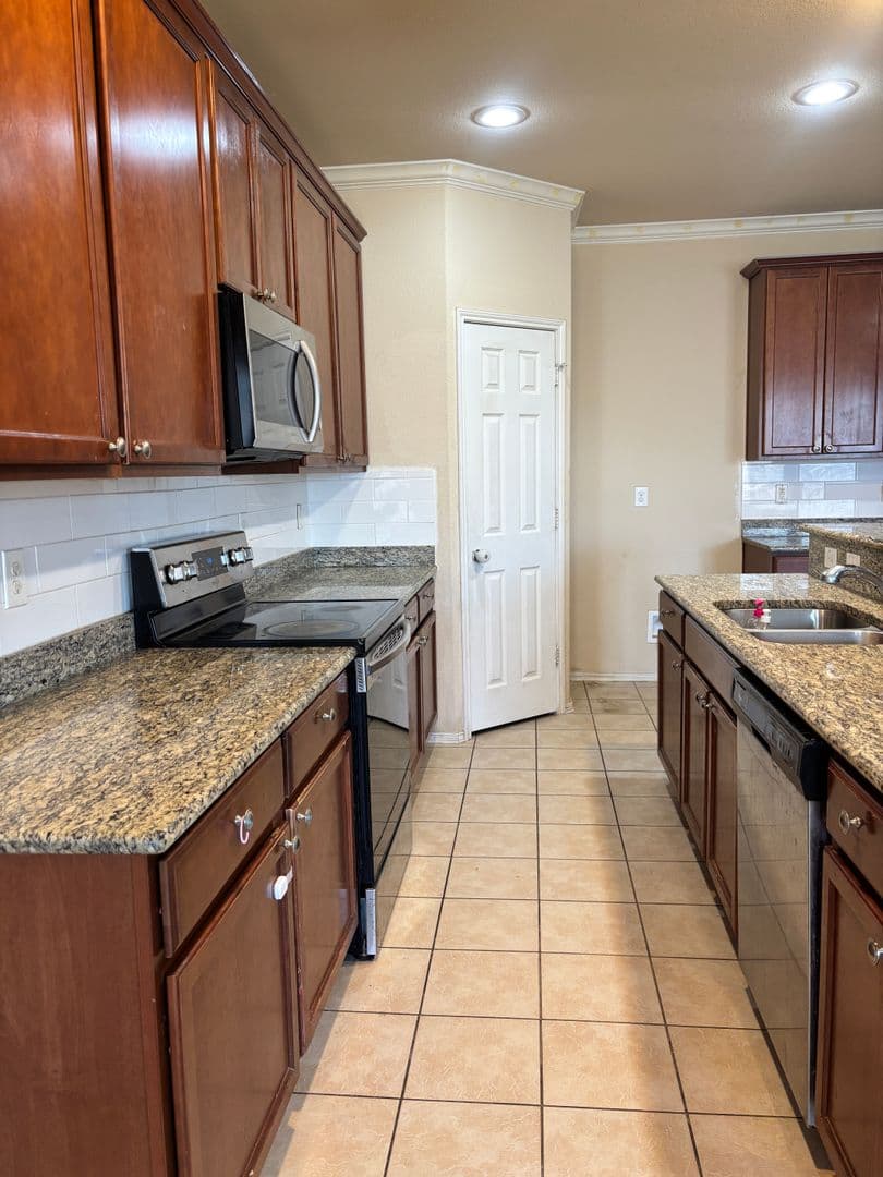 Fort Worth House: 7509 BERRENDA DR