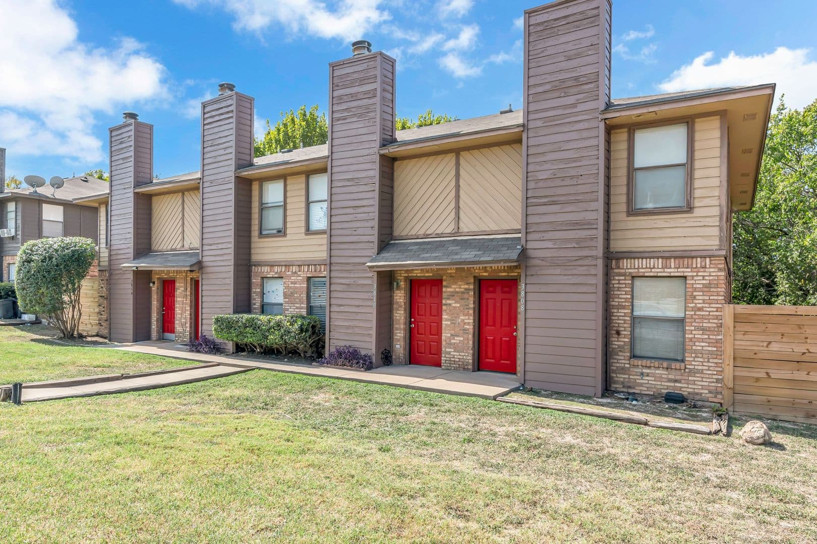 Benbrook Townhome: 3808-3814 Coates Circle