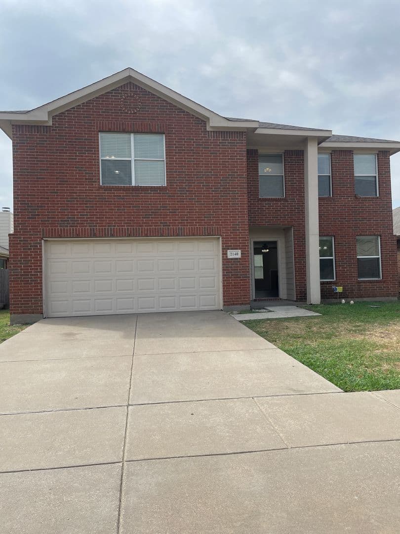 Fort Worth House: 2140 Biggs Street