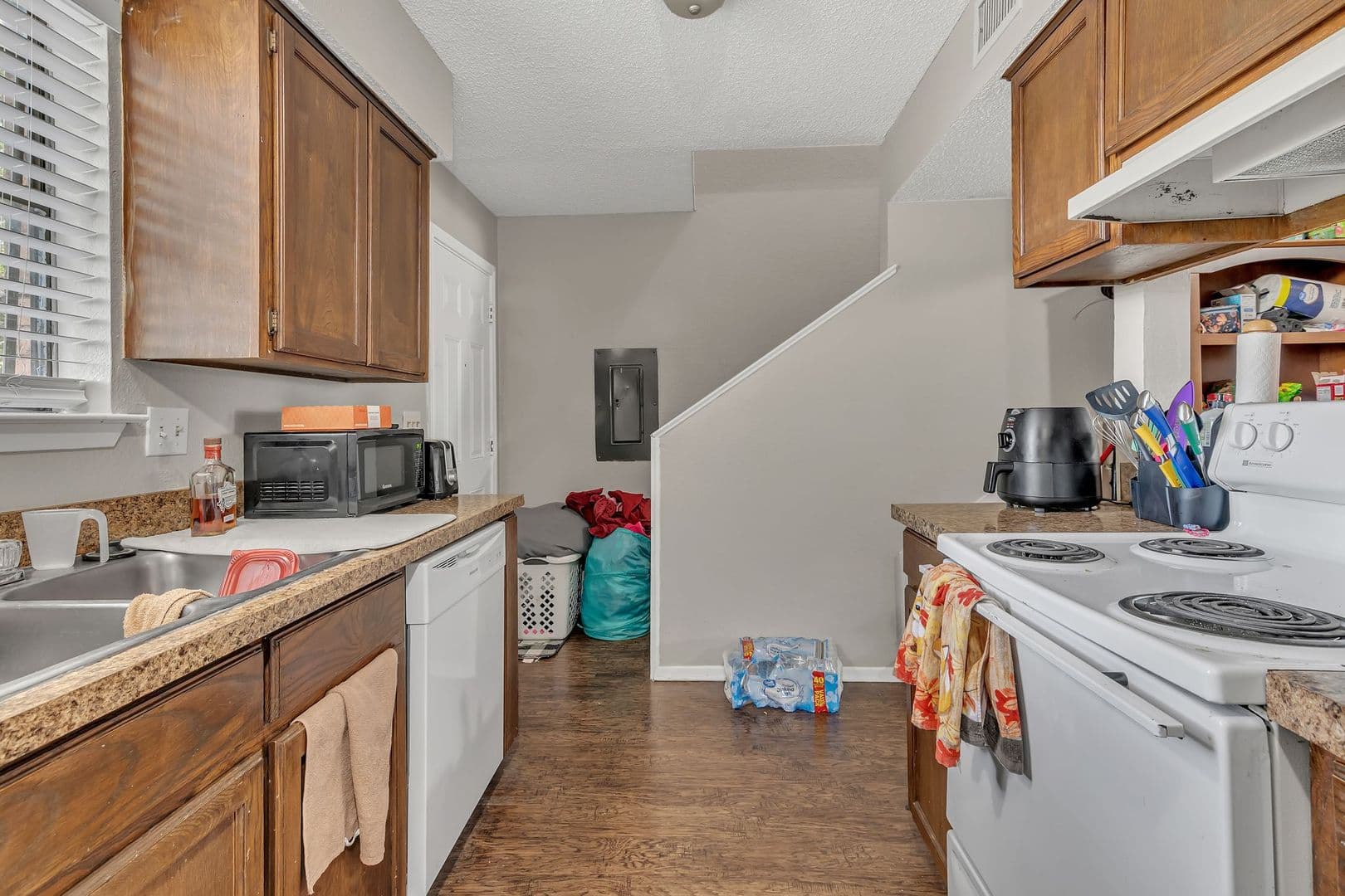 Benbrook Townhome: 3808-3814 Coates Circle