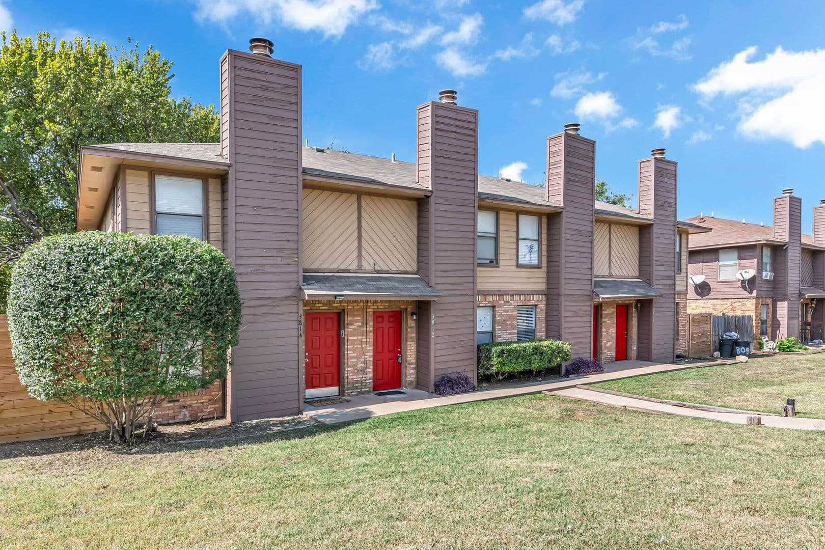 Benbrook Townhome: 3808-3814 Coates Circle