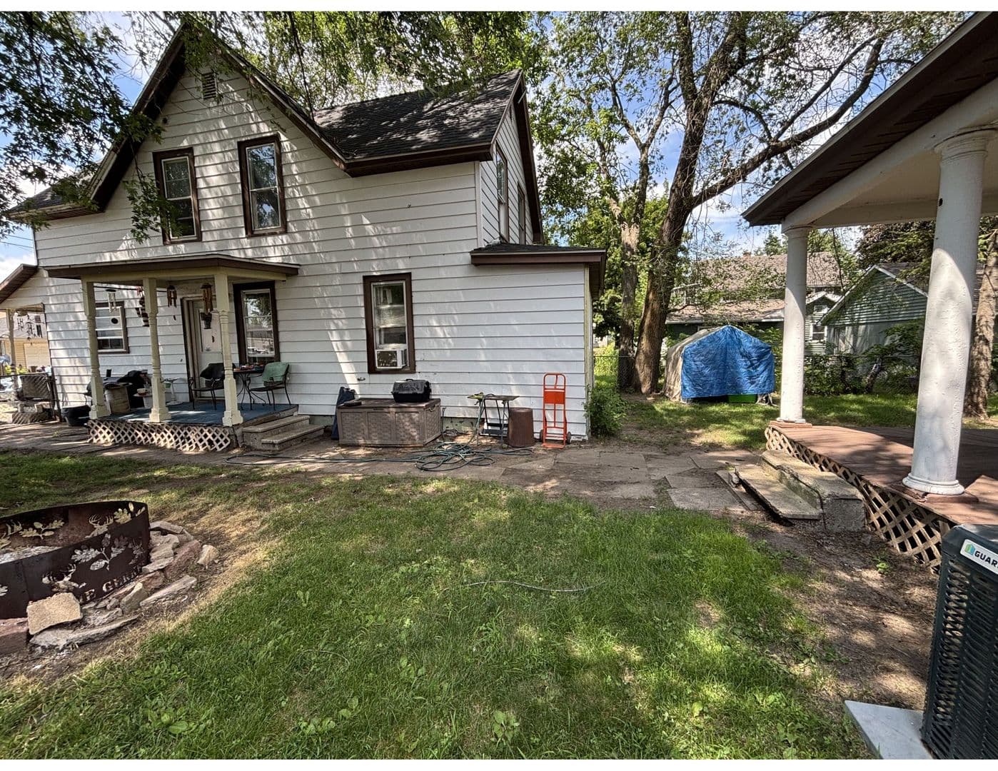La Crosse Apartment: 1110-1112 9th St S