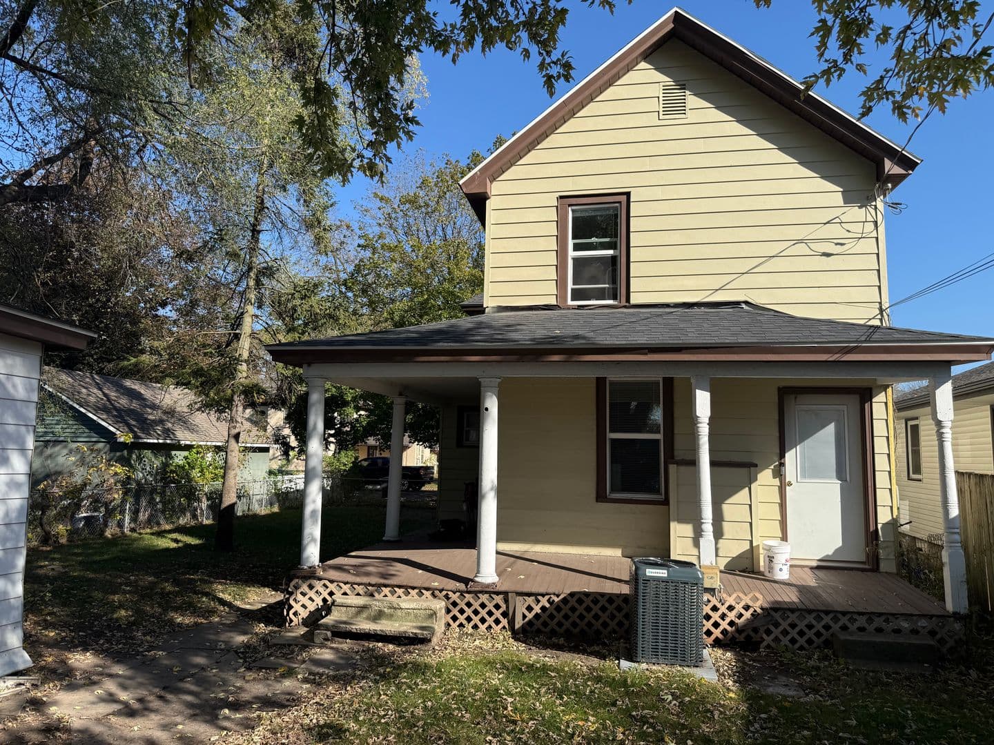 La Crosse Apartment: 1110-1112 9th St S