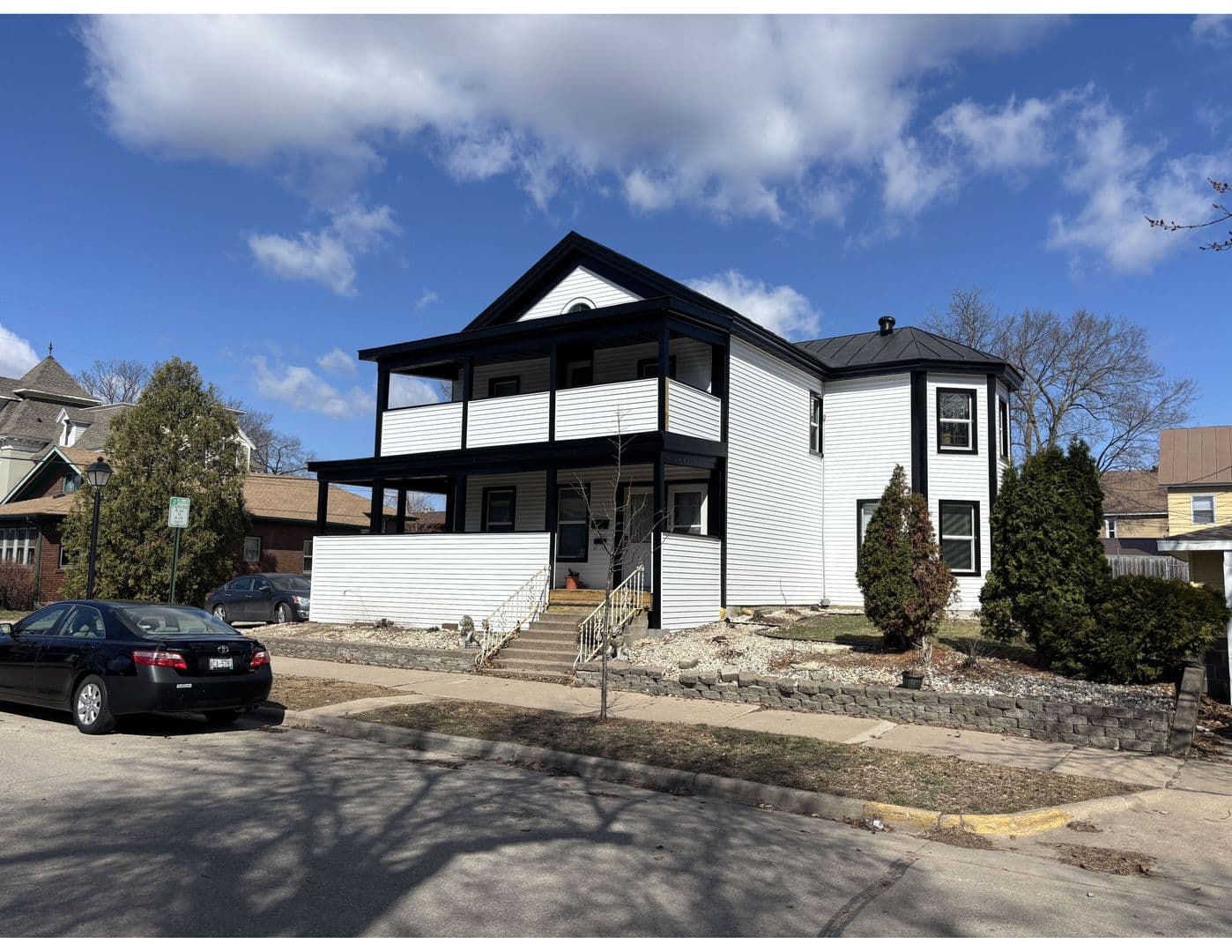 La Crosse Apartment: 817-825 King St