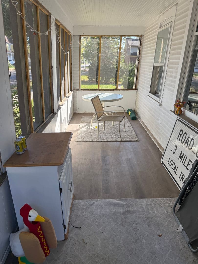La Crosse Apartment: 1110-1112 9th St S