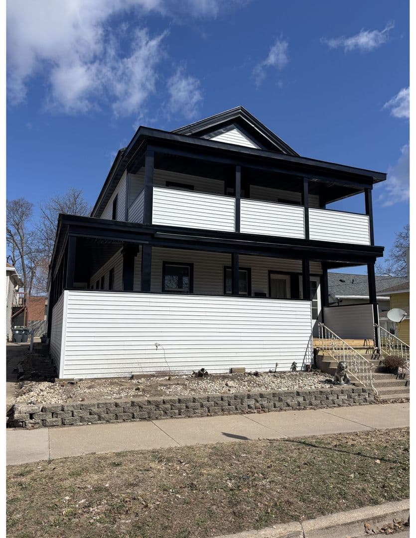 La Crosse Apartment: 817-825 King St