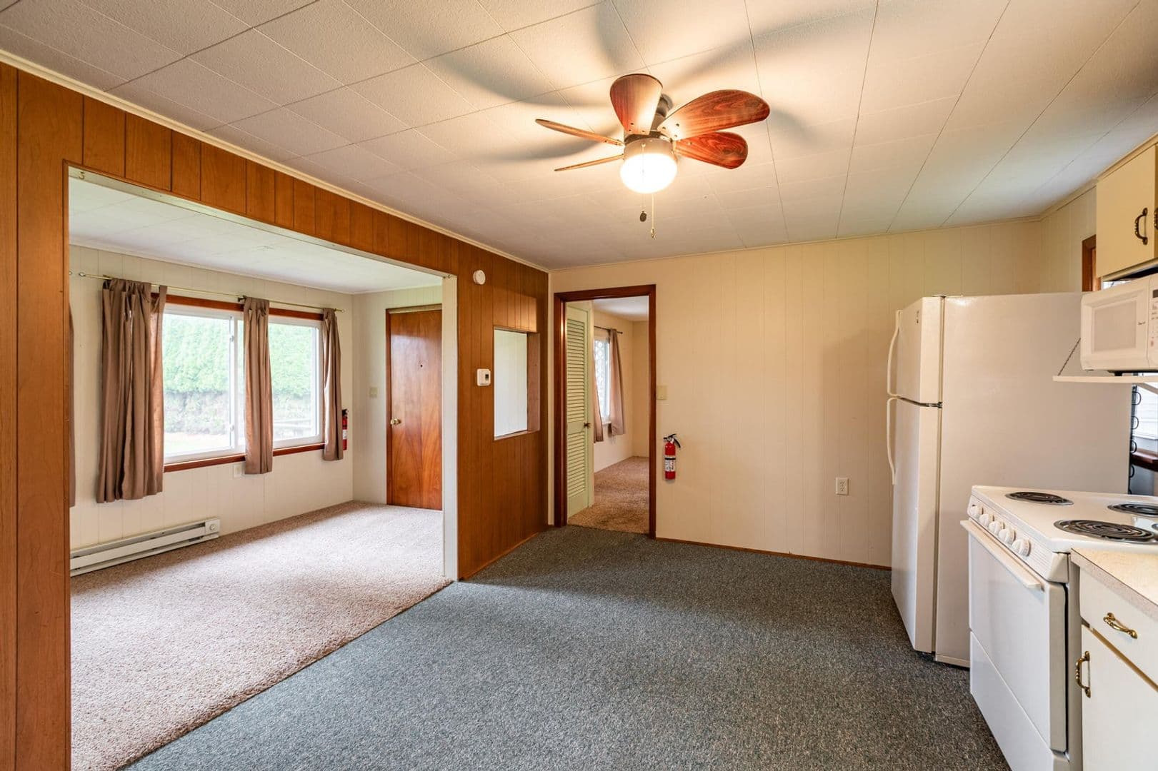 Shelby Apartment: 2778-2880 Hanifl Rd