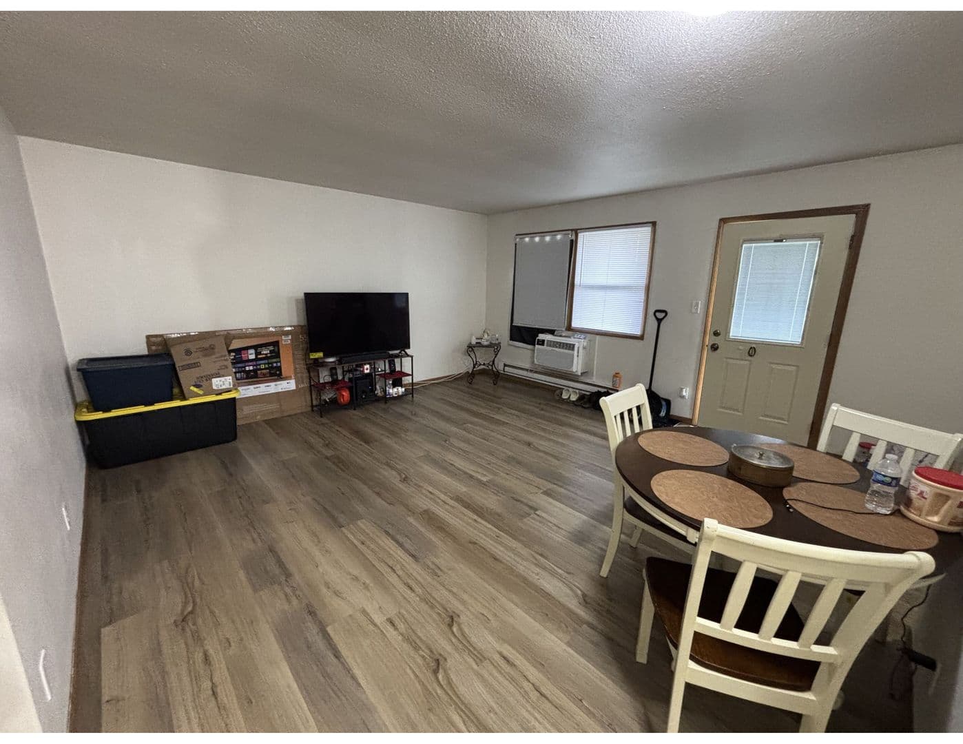 La Crosse Apartment: 1016 Charles St