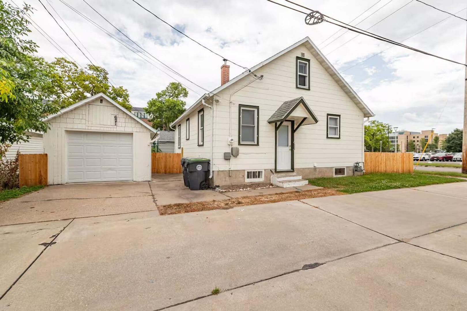 La Crosse House: 621 Farnam St