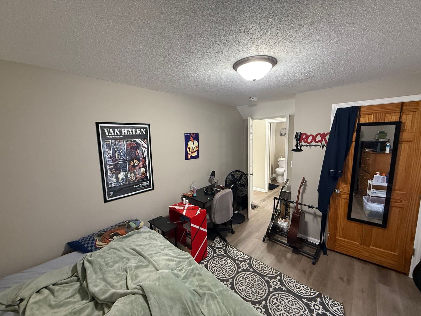 La Crosse Apartment: 1110-1112 9th St S