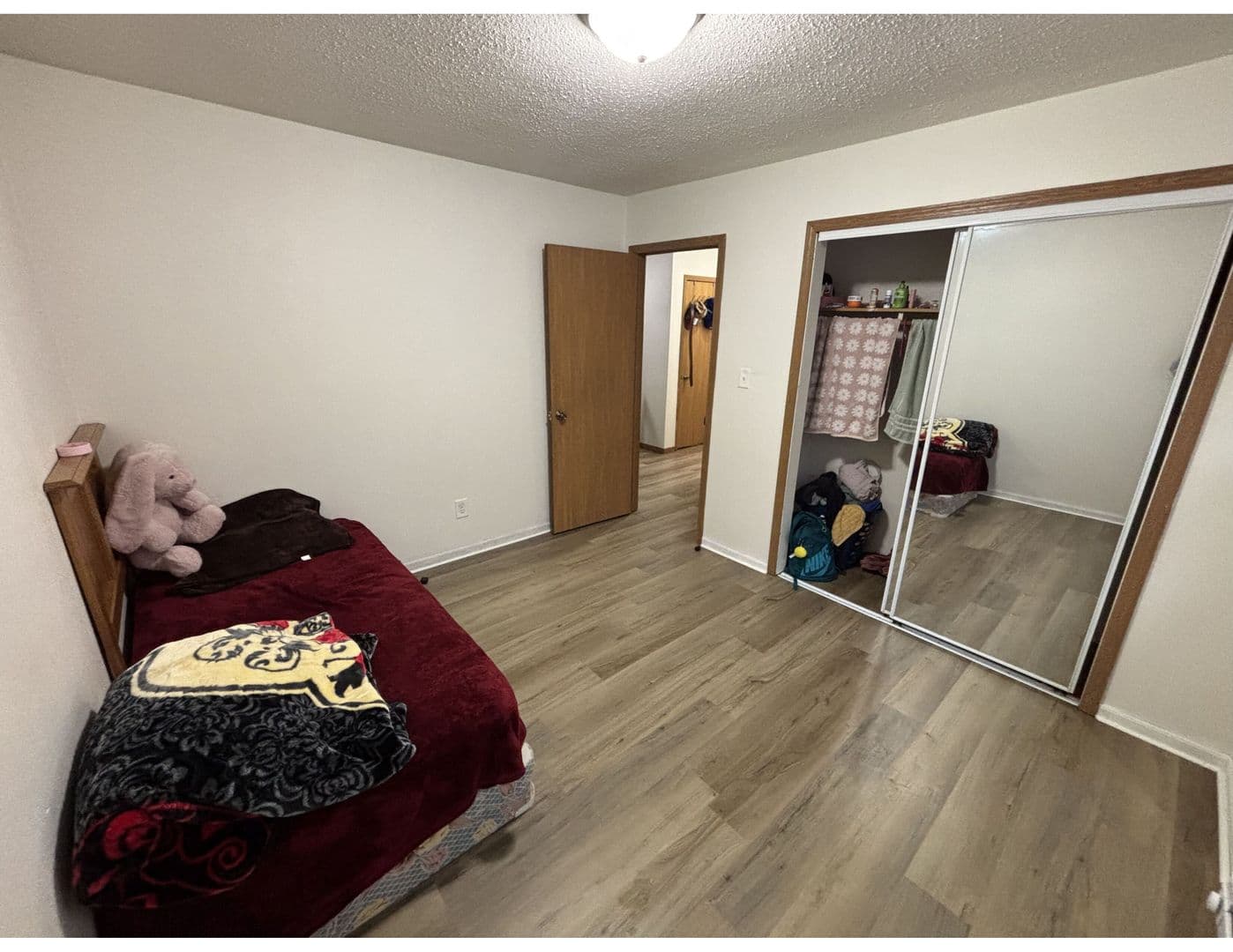 La Crosse Apartment: 1016 Charles St