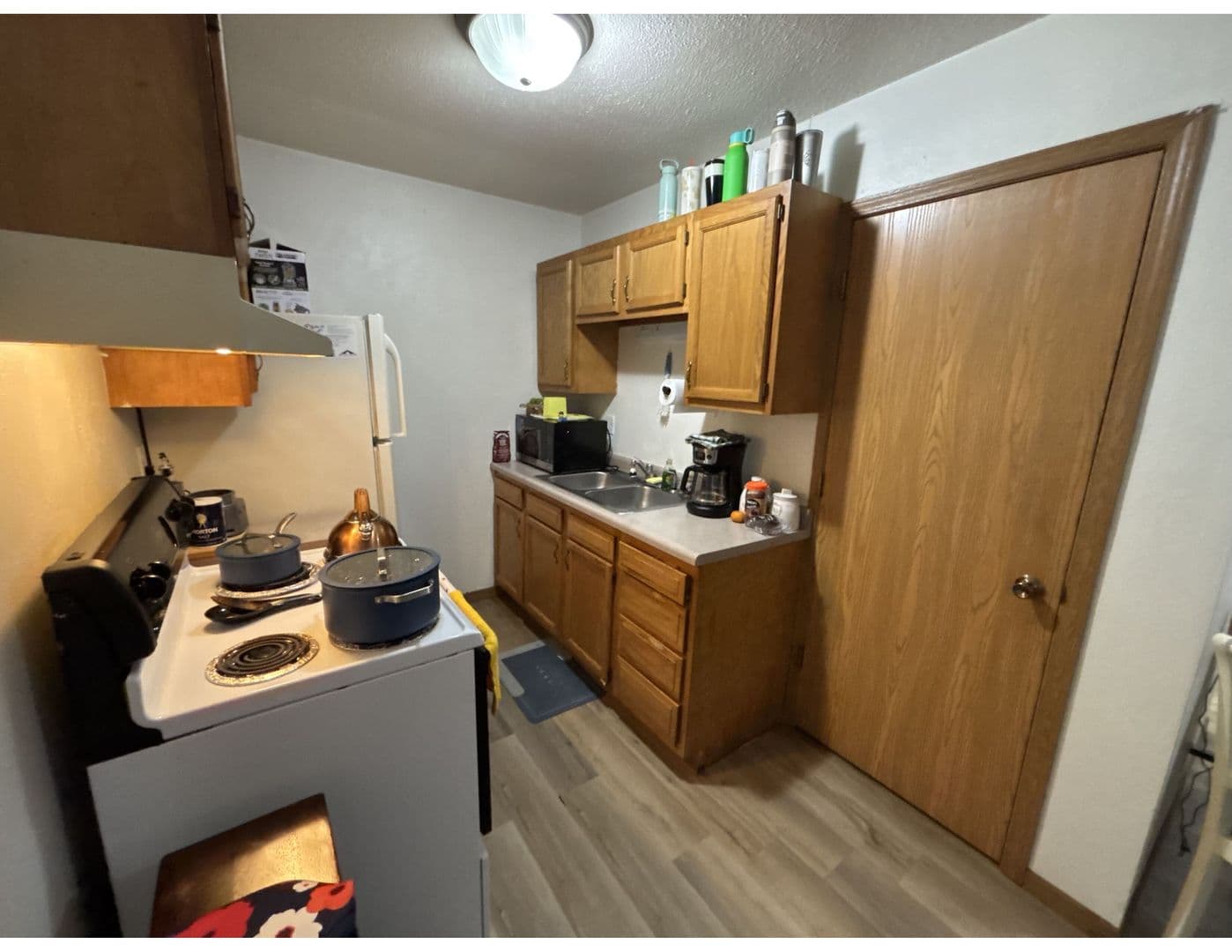 La Crosse Apartment: 1016 Charles St