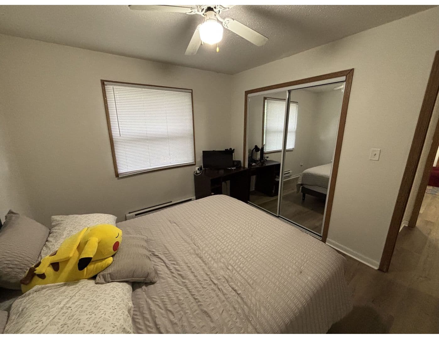 La Crosse Apartment: 1016 Charles St