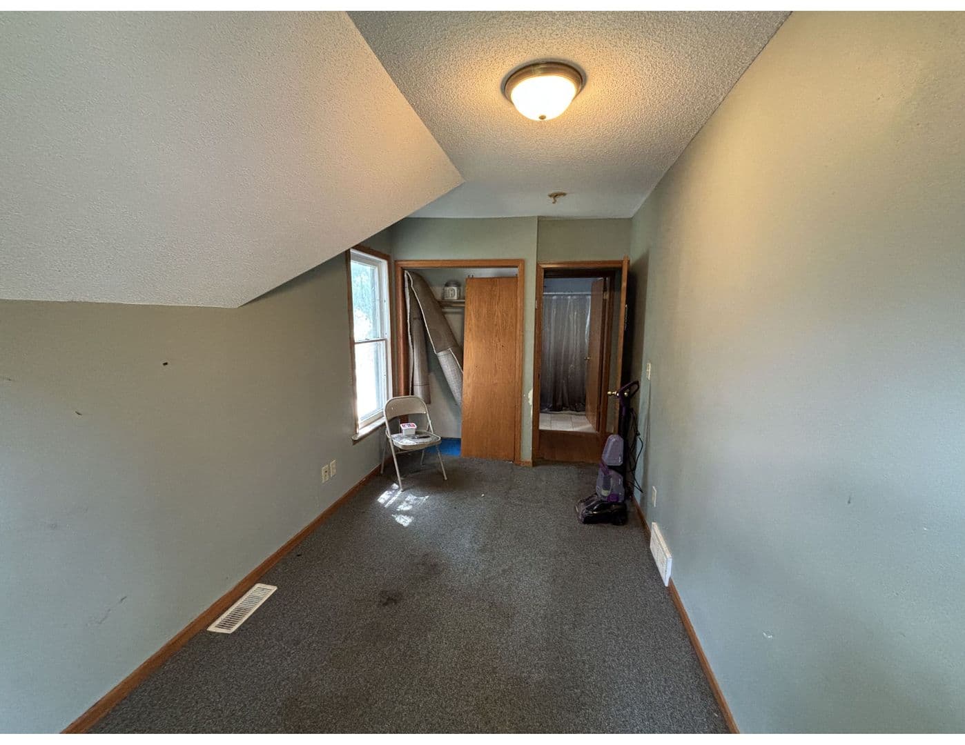 La Crosse Apartment: 1110-1112 9th St S