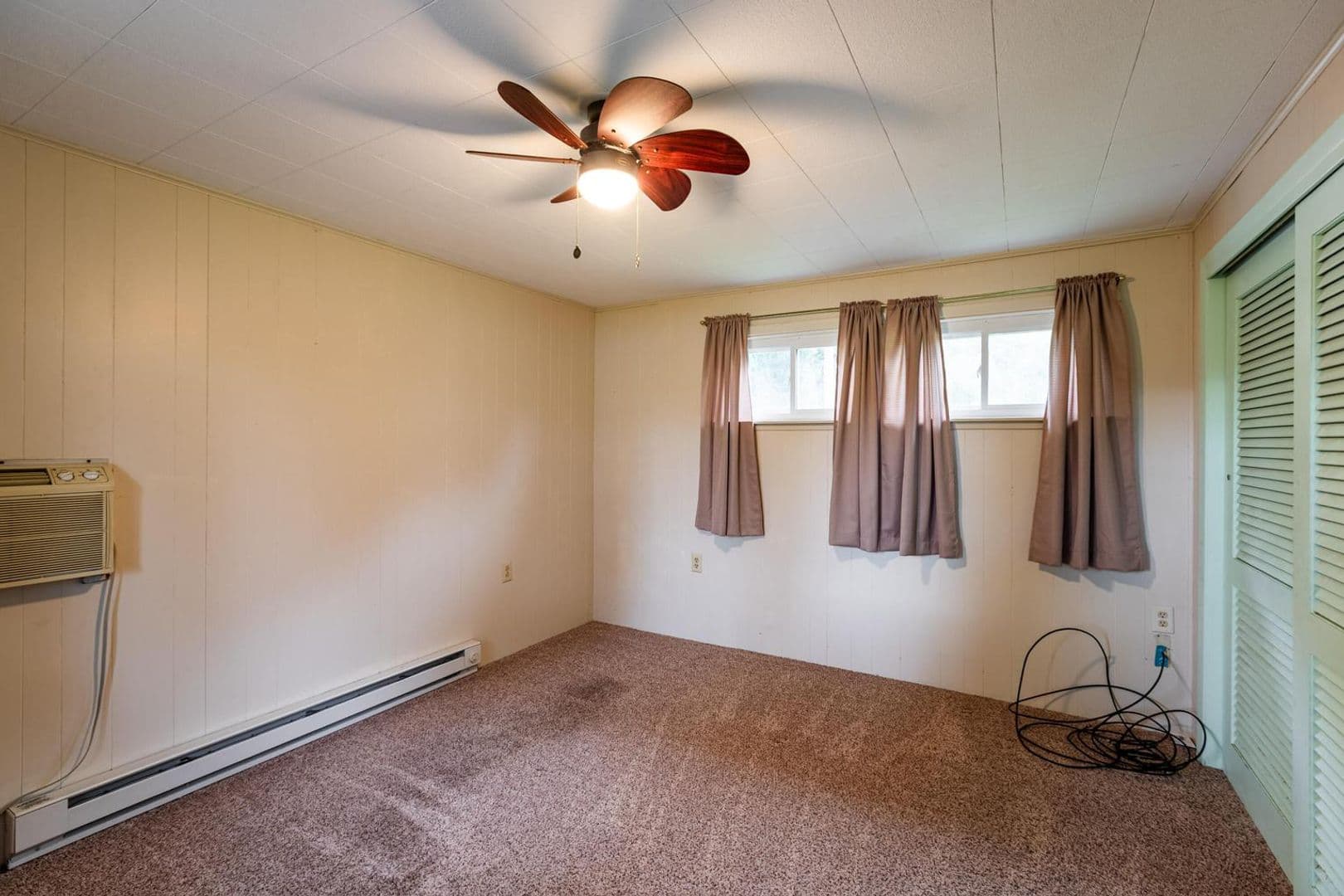 Shelby Apartment: 2778-2880 Hanifl Rd