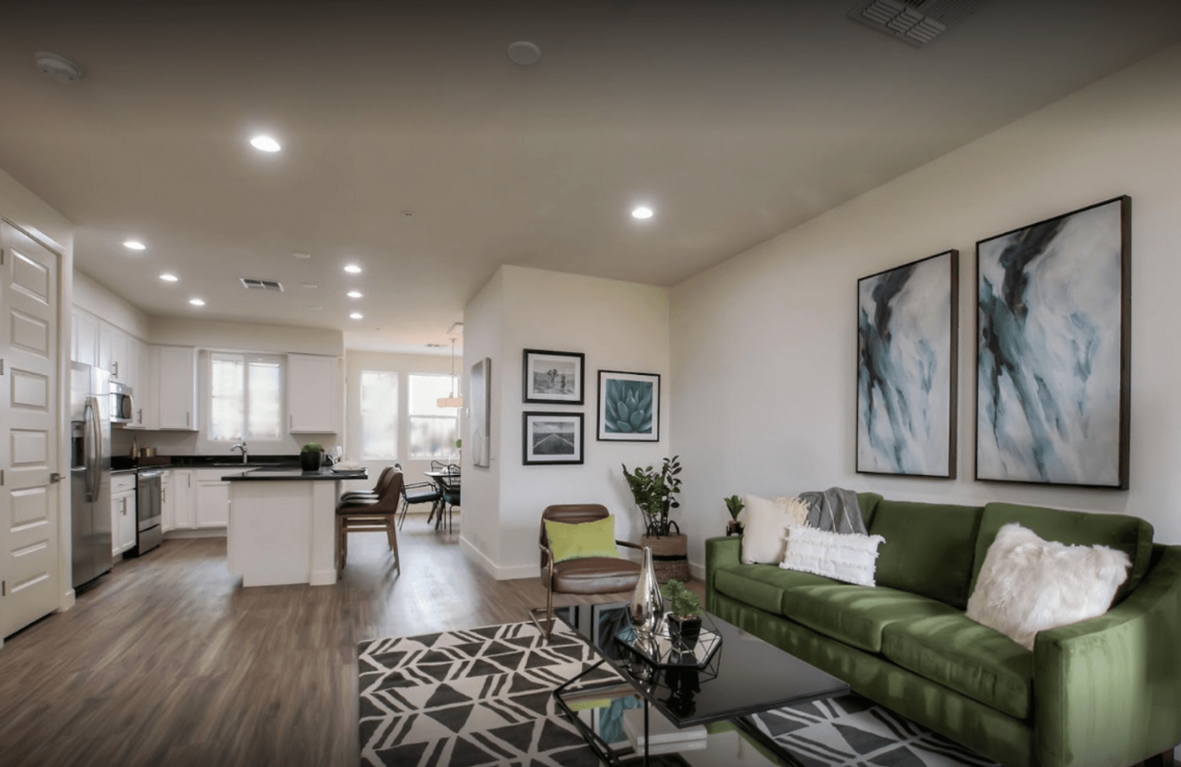Phoenix Apartment: 818 E Roosevelt St
