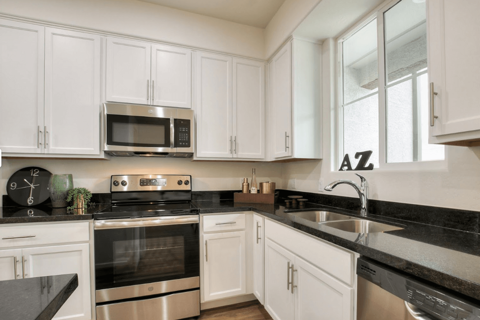 Phoenix Apartment: 818 E Roosevelt St