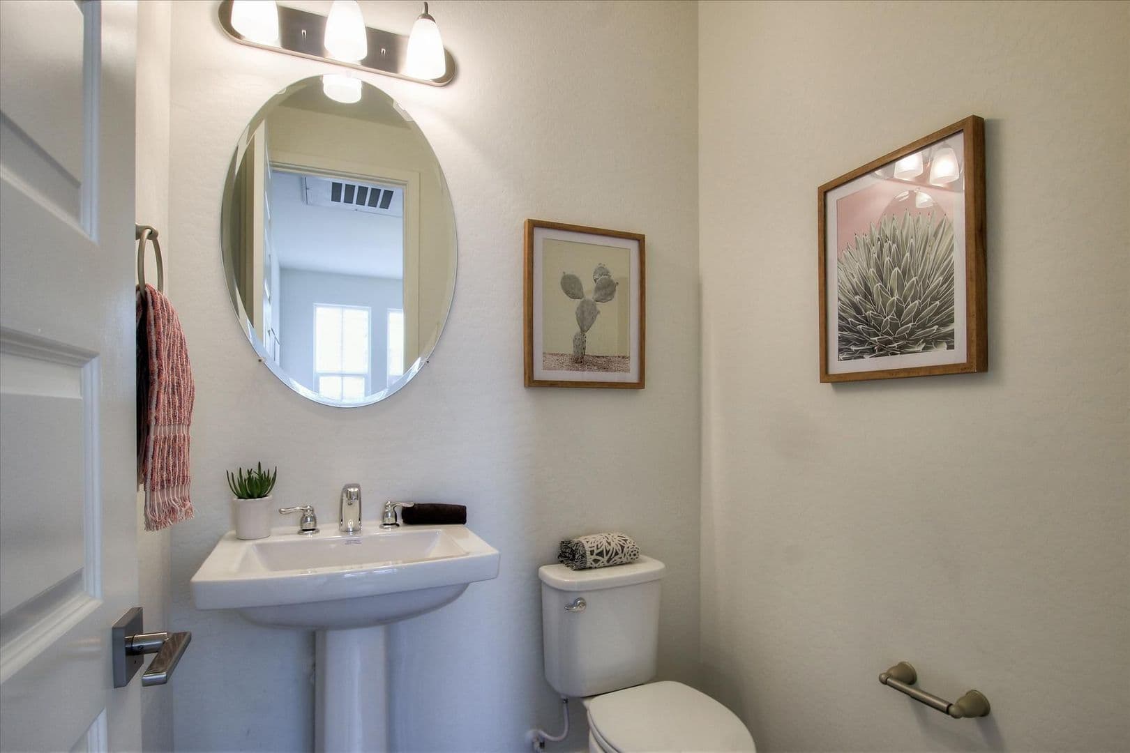 Phoenix Apartment: 818 E Roosevelt St