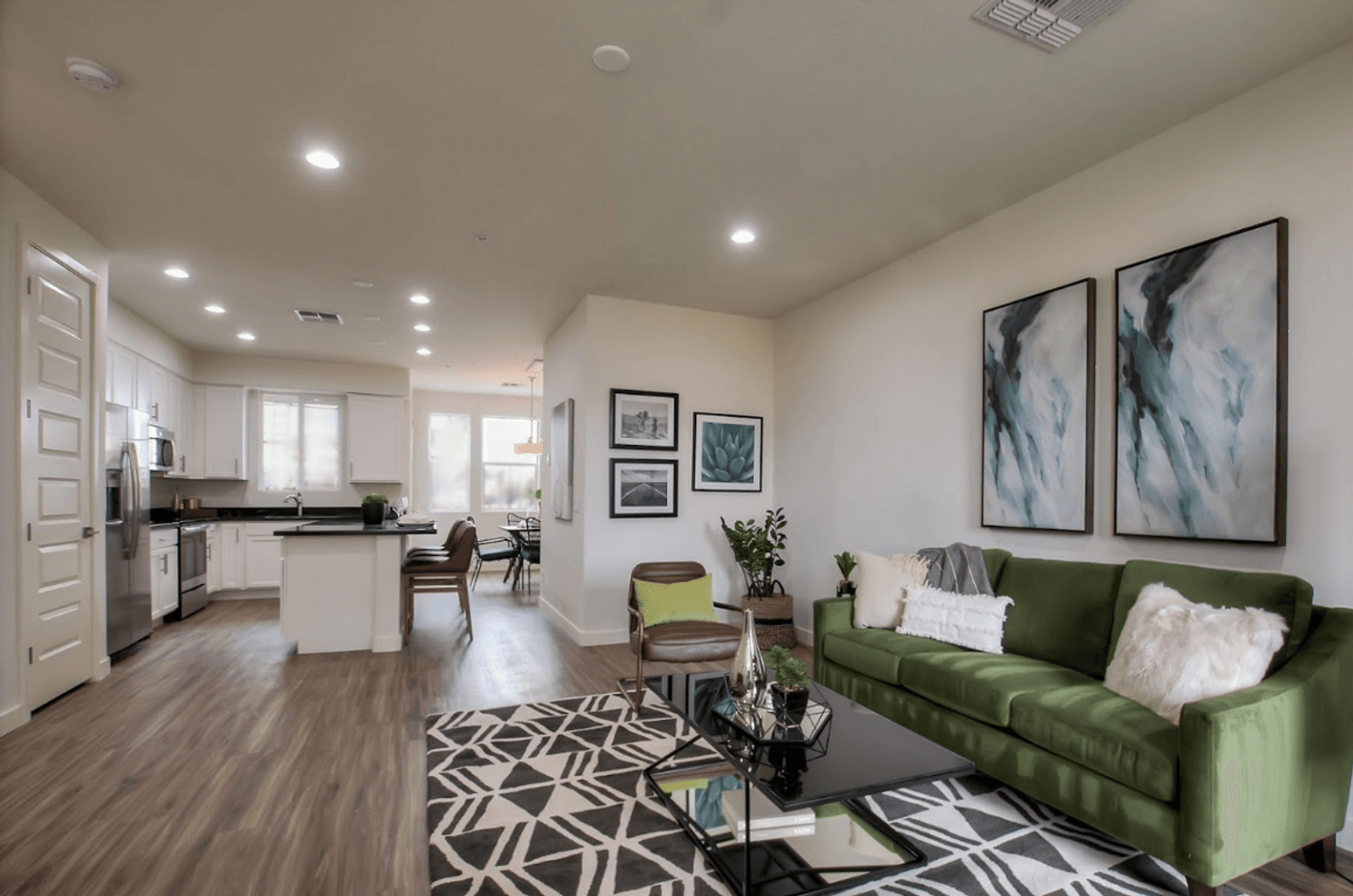 Phoenix Apartment: 818 E Roosevelt St