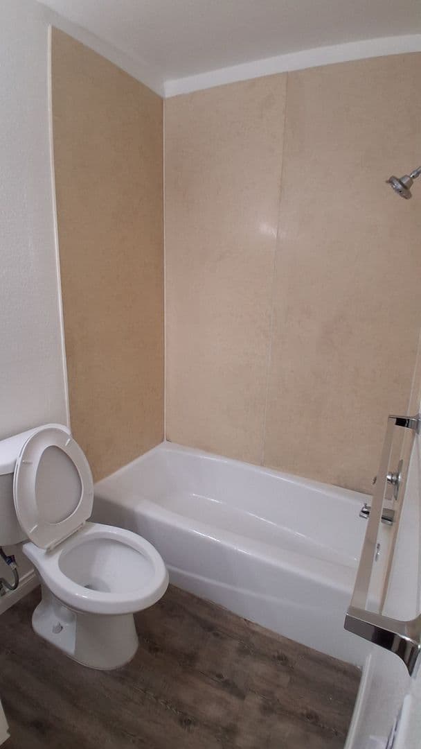 La Puente Apartment: 15400 Francisquito Ave.