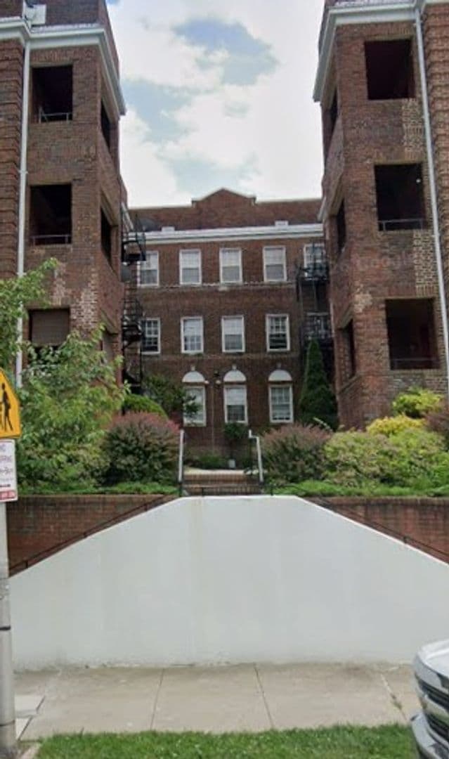 Baltimore Condo: 3321 Liberty Heights Ave #203, Baltimore, MD 21215