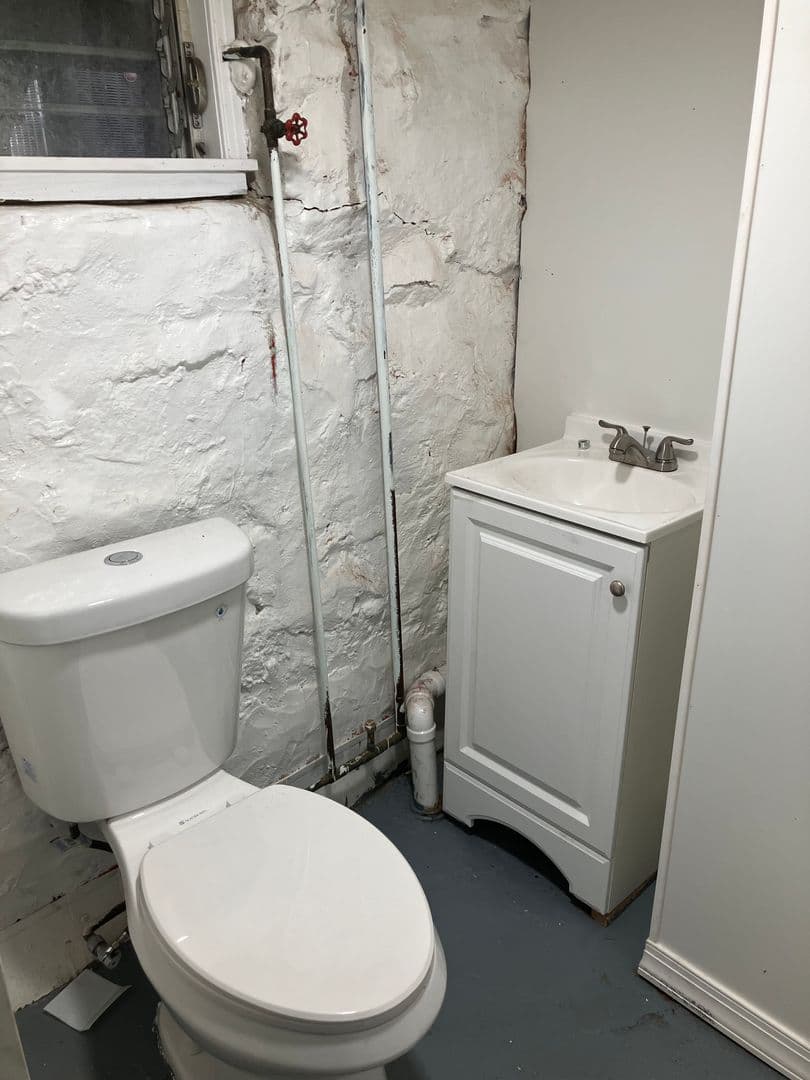 Baltimore House: 5049 Chalgrove Ave