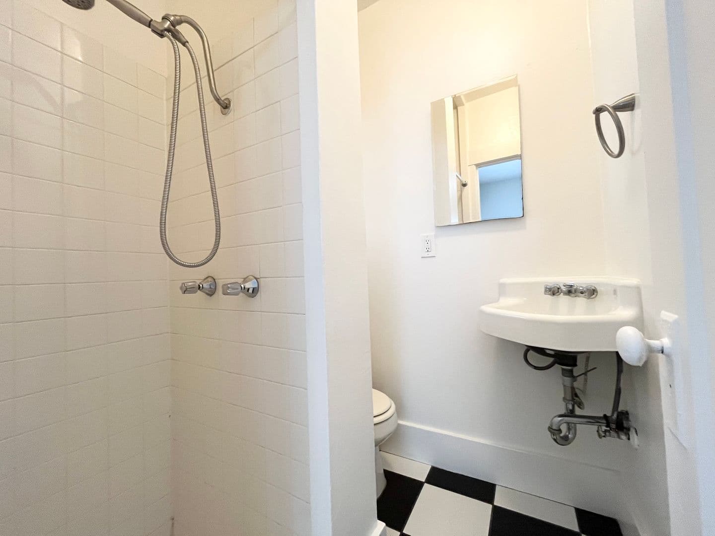 Sacramento Apartment: 827 24th Street