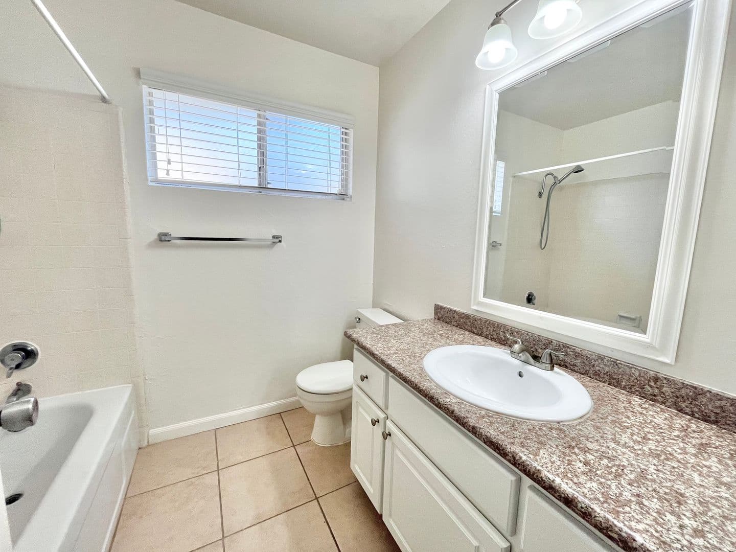 Sacramento Apartment: 2811-15 E Street