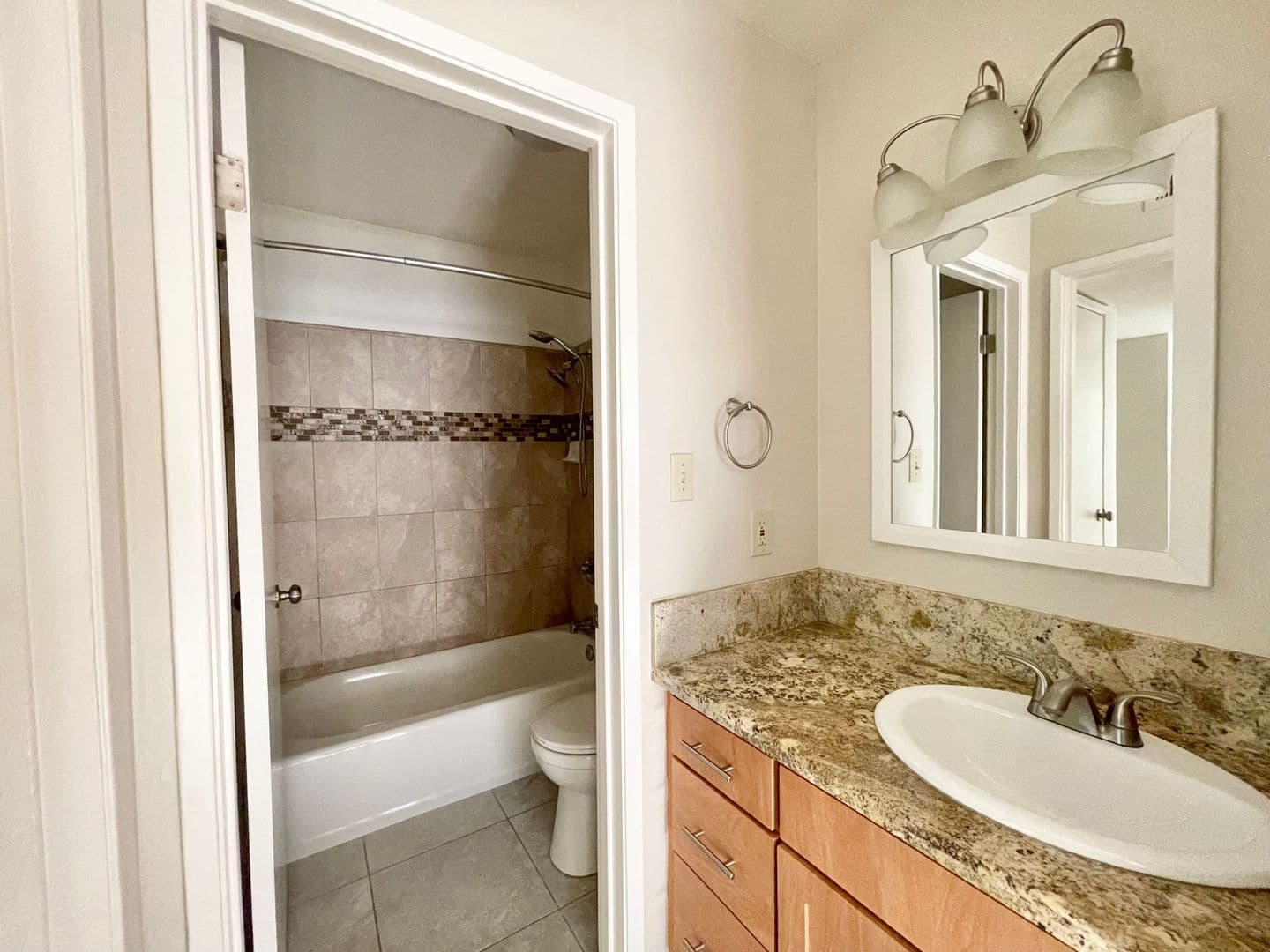 Sacramento Apartment: 2707 O Street