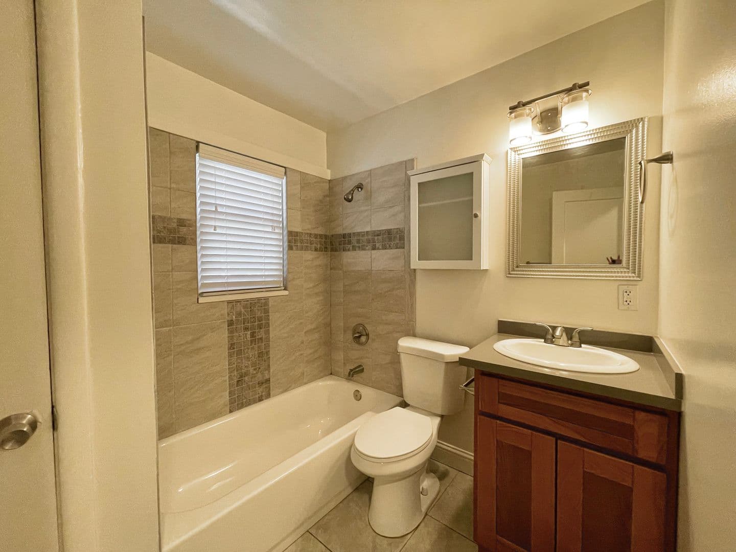 Sacramento Apartment: 411 22nd Street