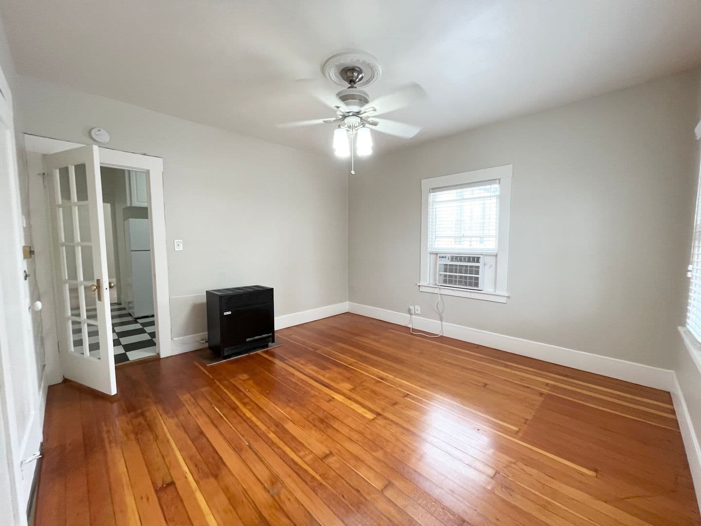 Sacramento Apartment: 827 24th Street