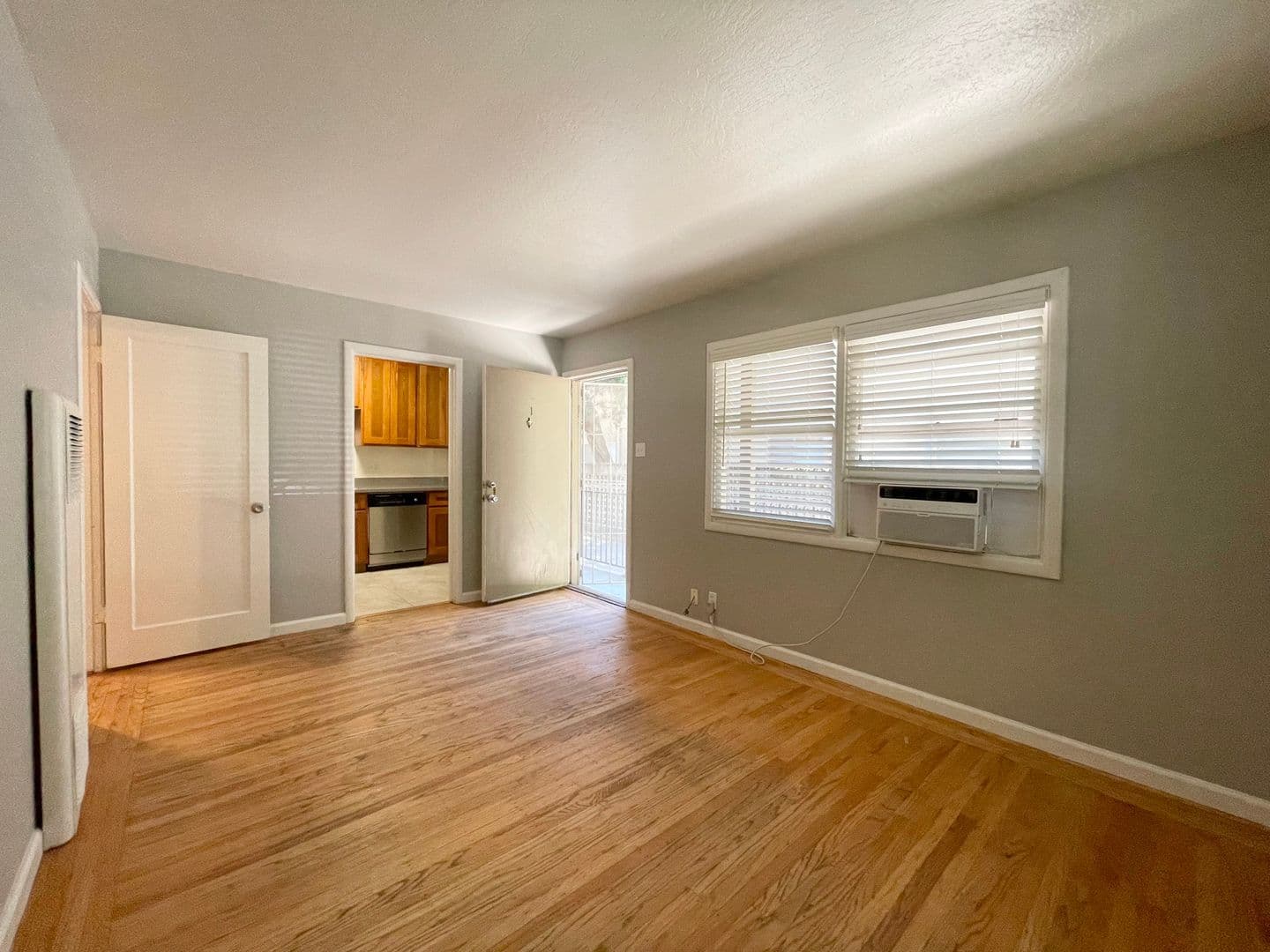 Sacramento Apartment: 411 22nd Street