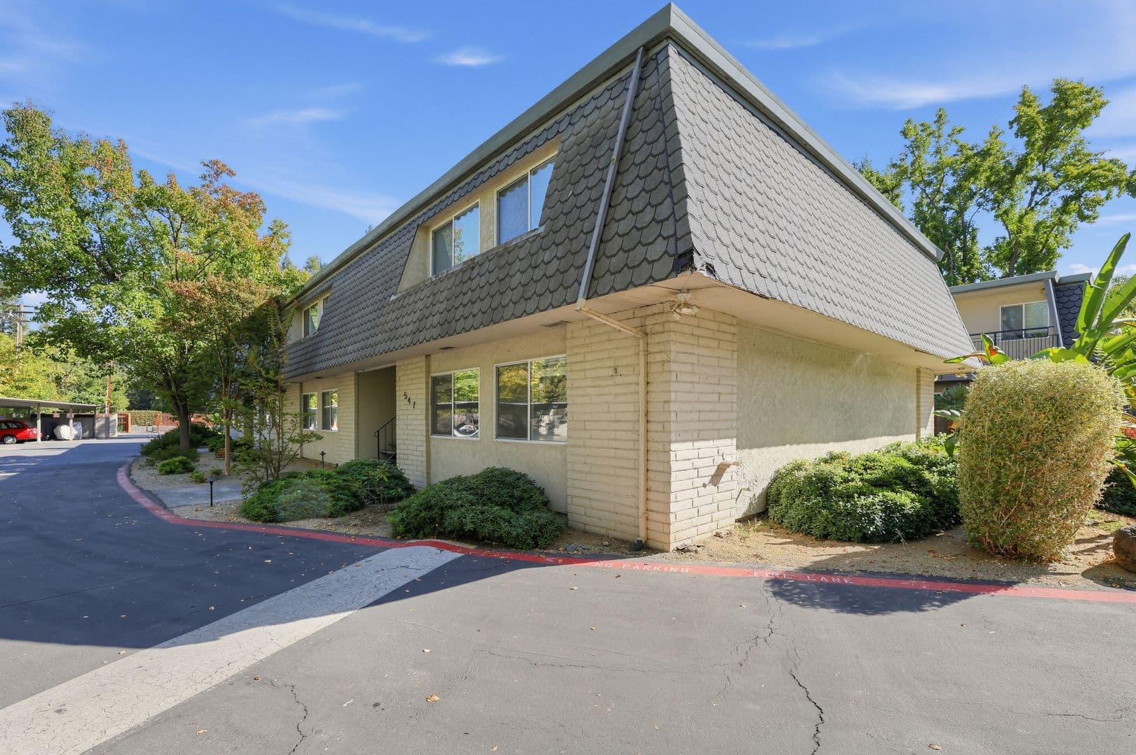 Sacramento Apartment: 541-551 Morse Avenue