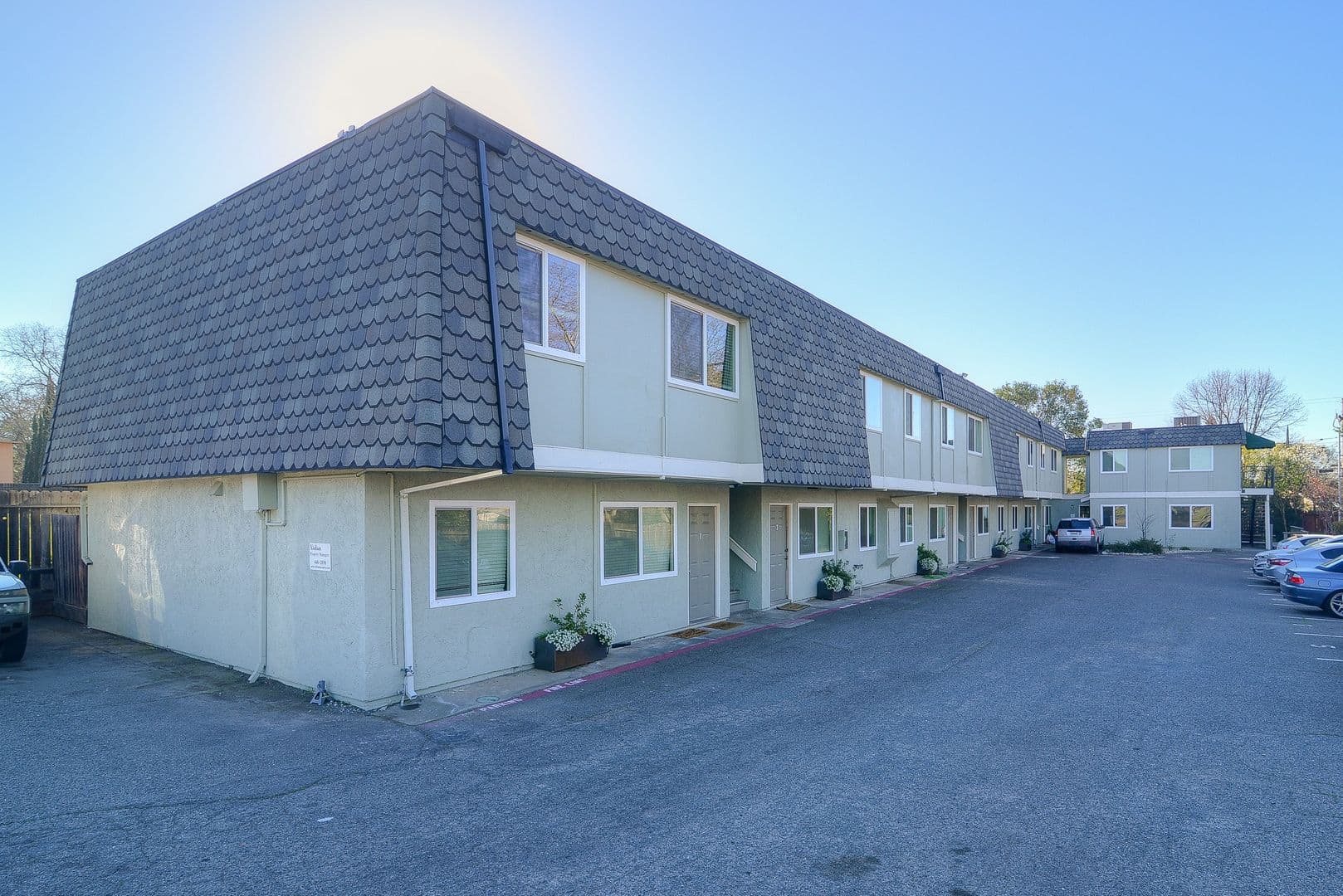 Carmichael Apartment: 5632 Cypress Avenue