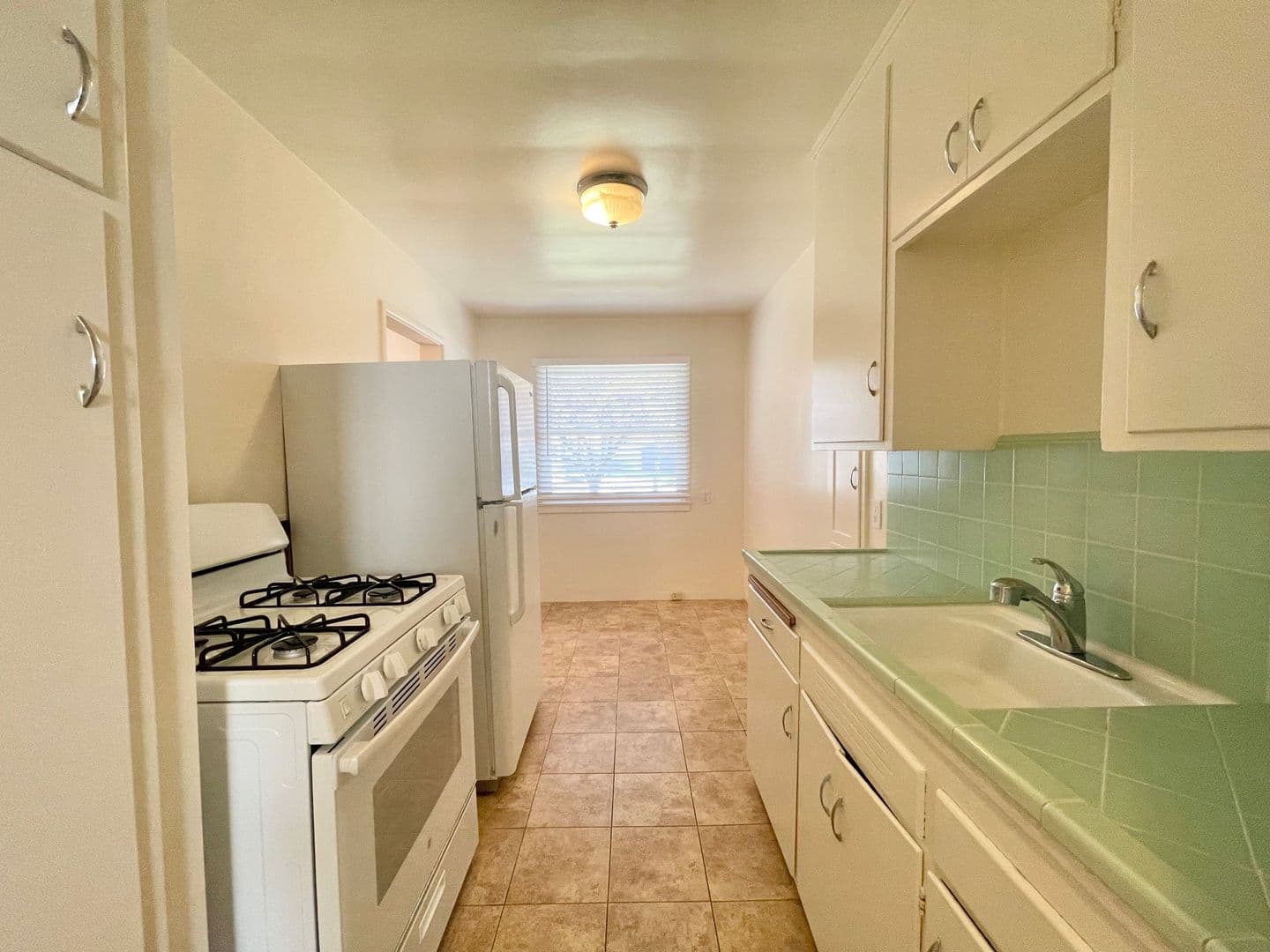 Sacramento Apartment: 328 51st Street