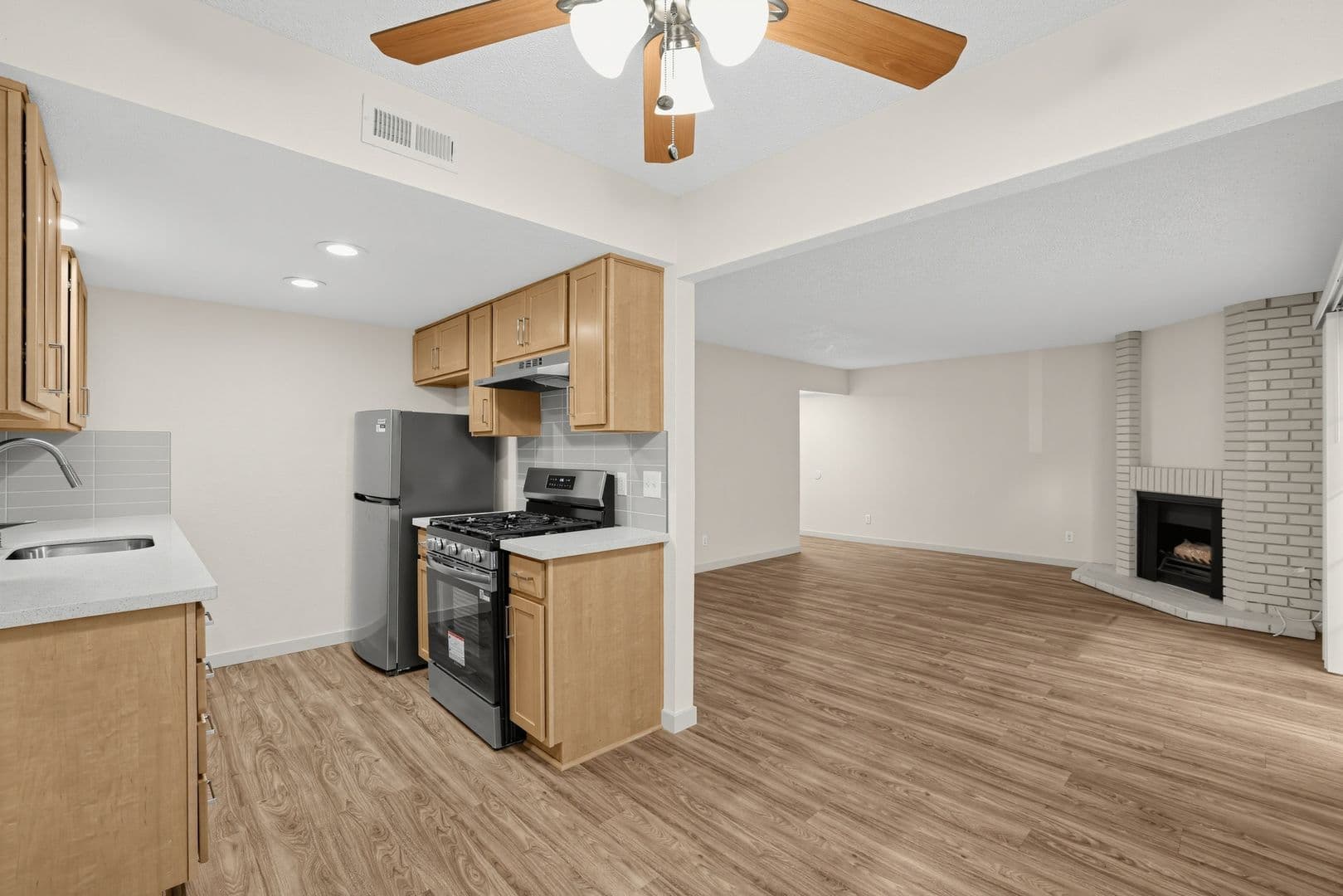 Sacramento Apartment: 541-551 Morse Avenue