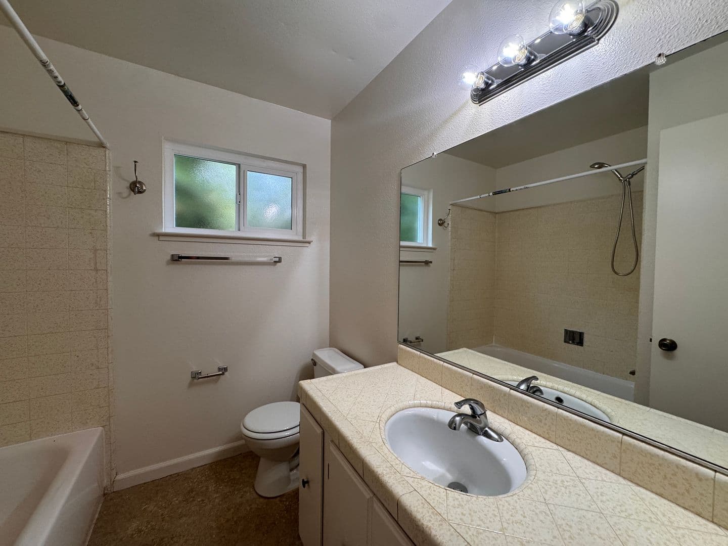 Sacramento Apartment: 3811 H Street
