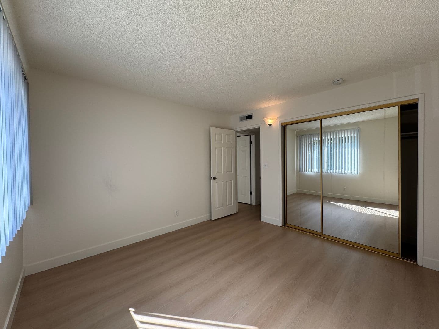 Sacramento Apartment: 541-551 Morse Avenue