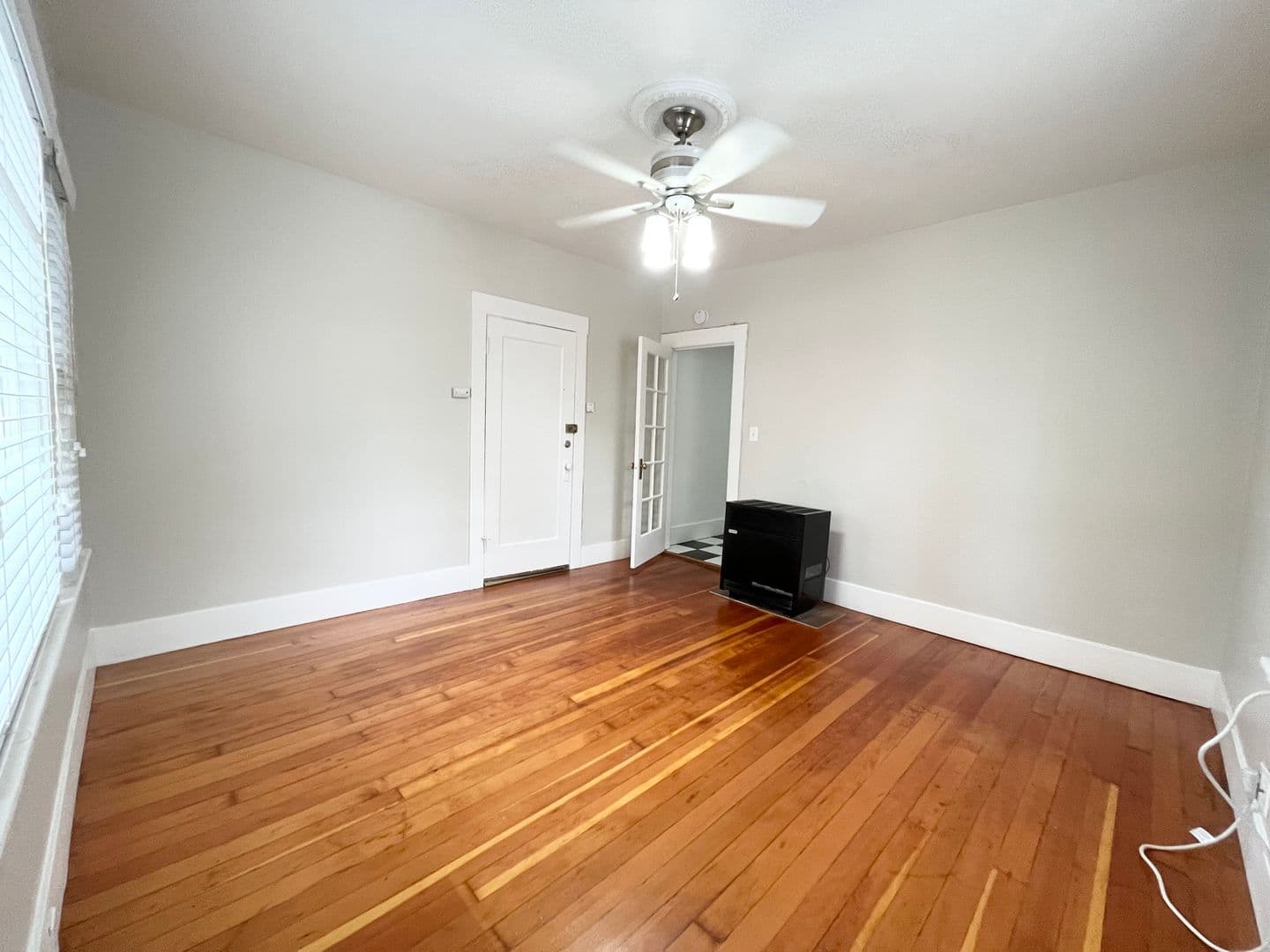 Sacramento Apartment: 827 24th Street