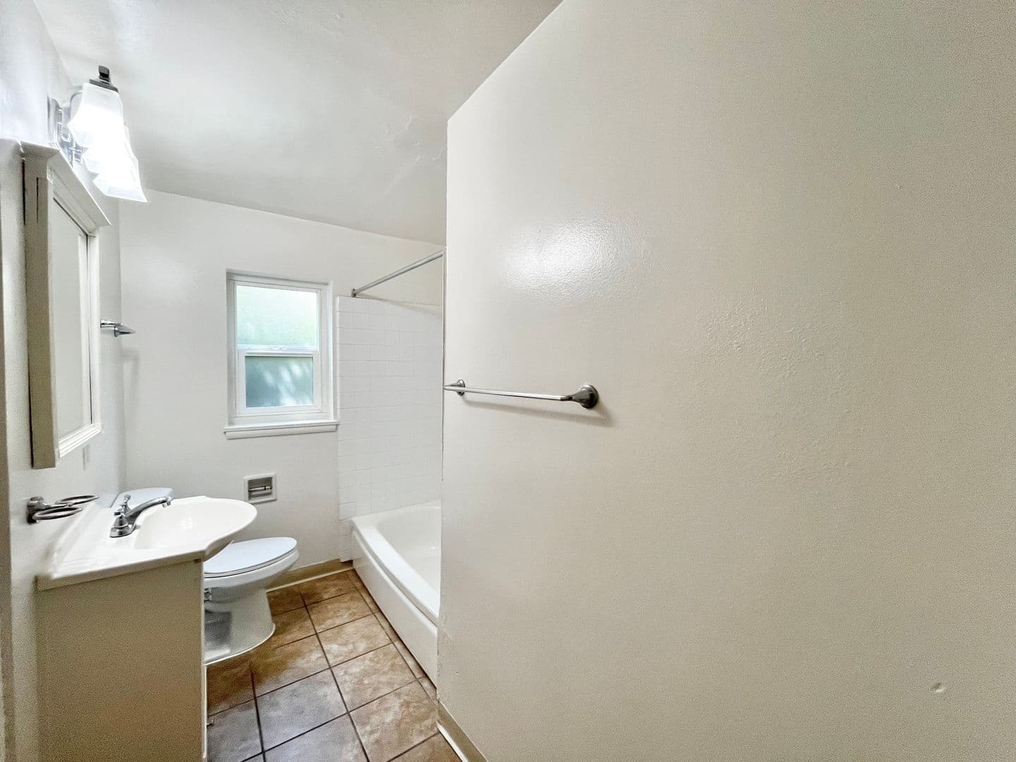 Sacramento Apartment: 2414 Capitol Avenue