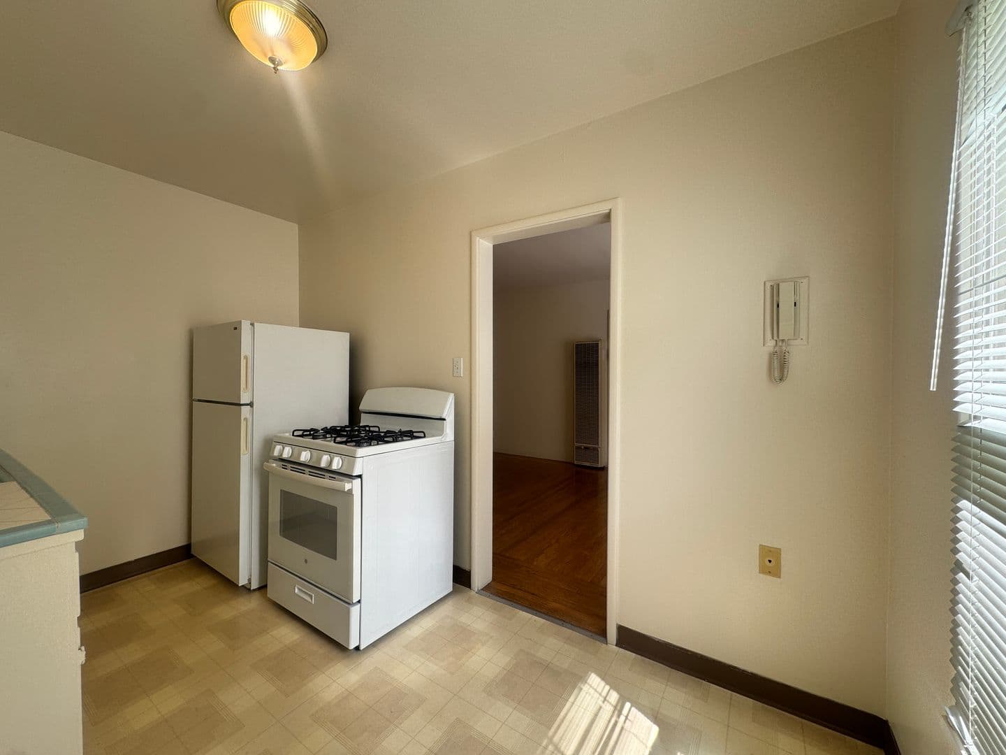 Sacramento Apartment: 2230 10th Avenue
