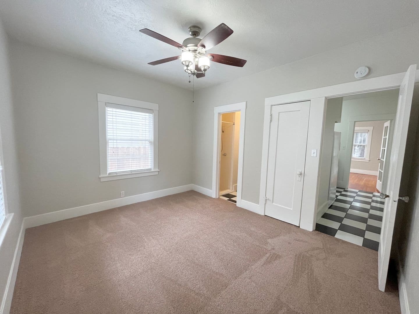 Sacramento Apartment: 827 24th Street