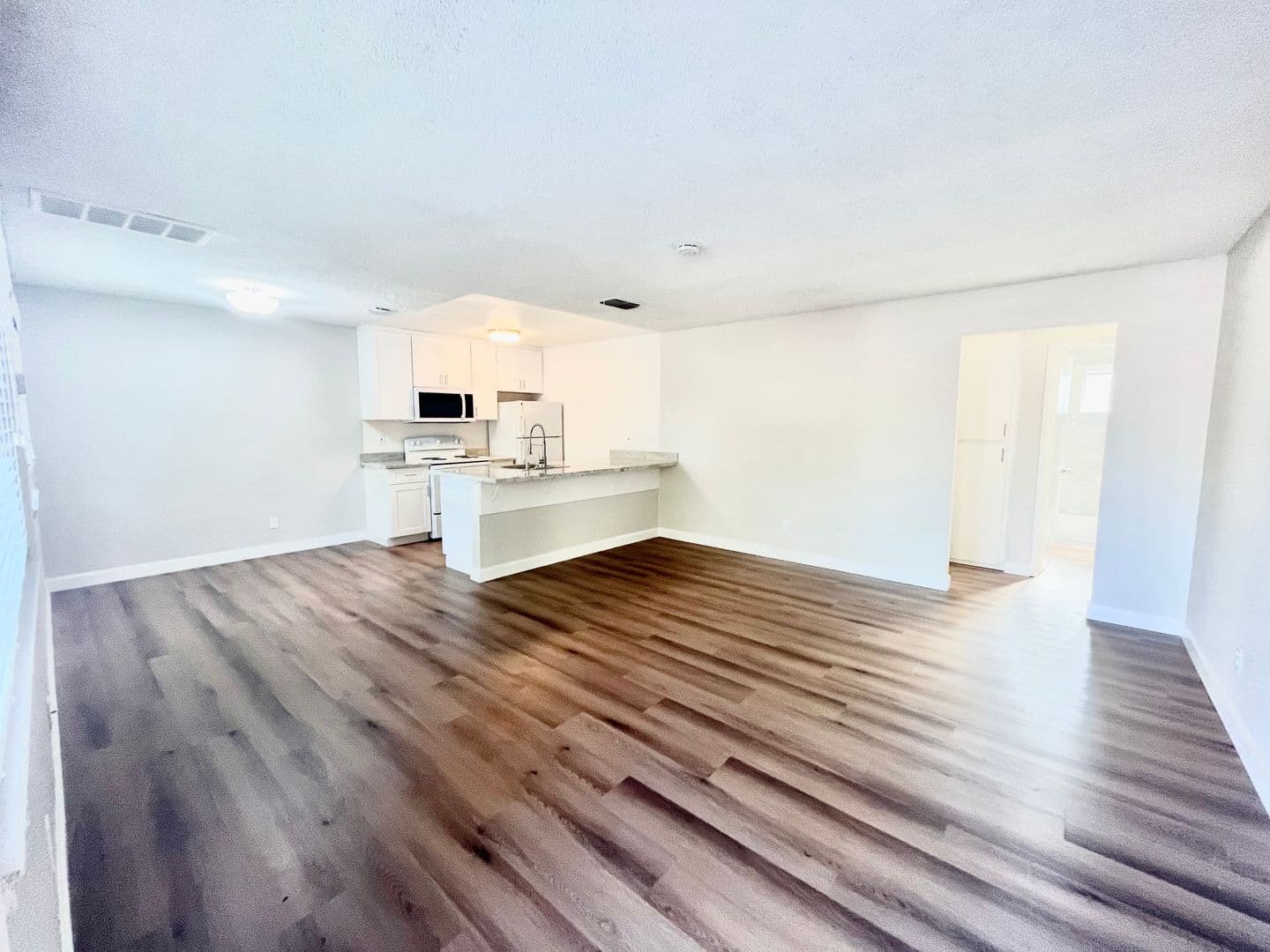Carmichael Apartment: 5632 Cypress Avenue