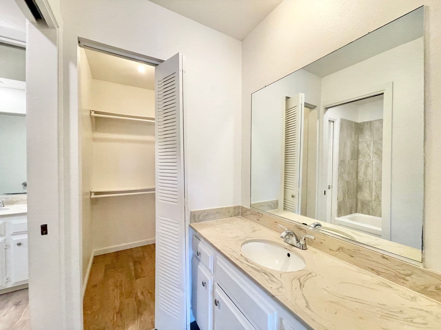 Sacramento Apartment: 1171-1181 Evelyn/2646-2654 Matheson Way