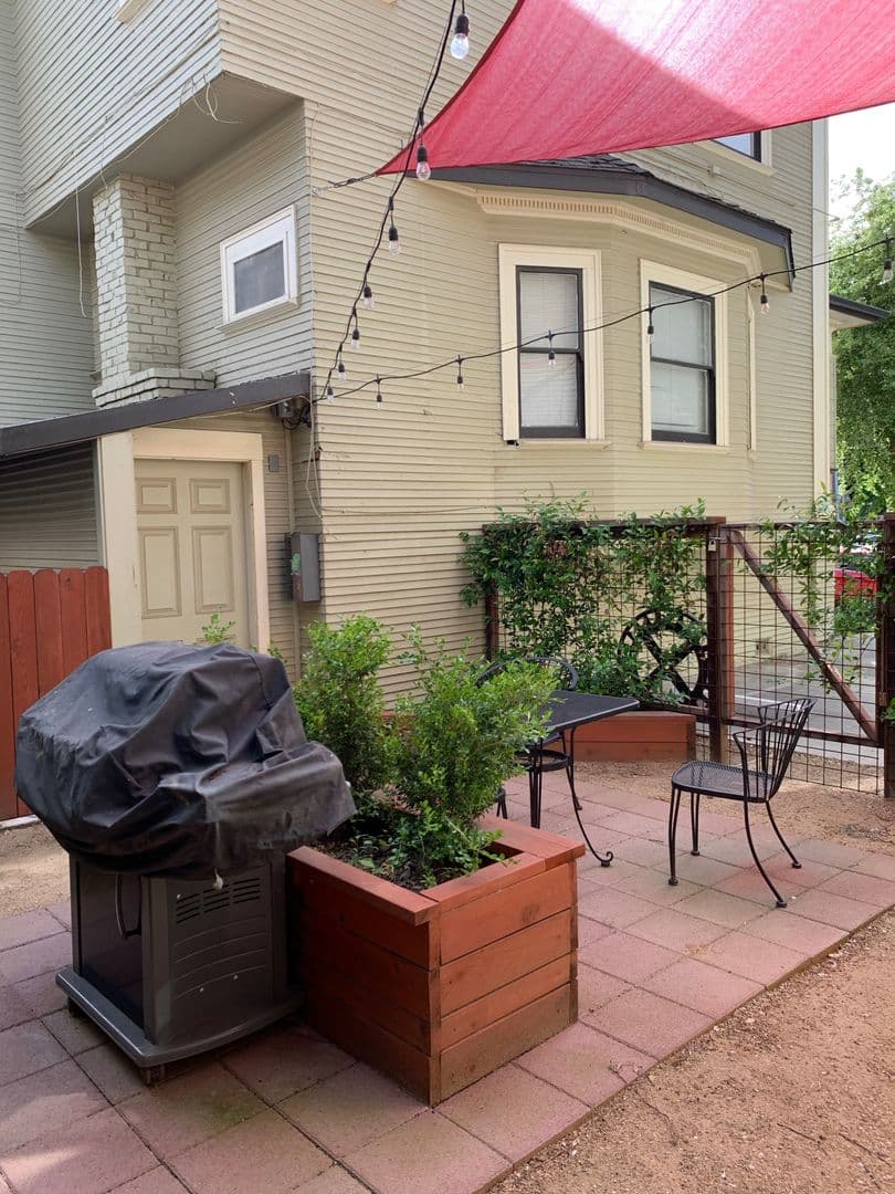 Sacramento Apartment: 711 18th Street