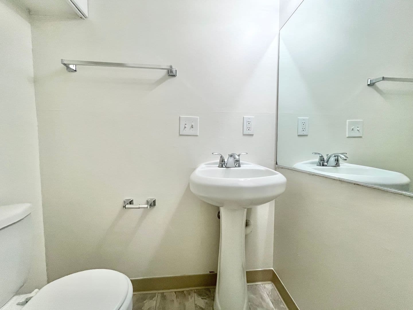 Sacramento Apartment: 2805-2807 H Street