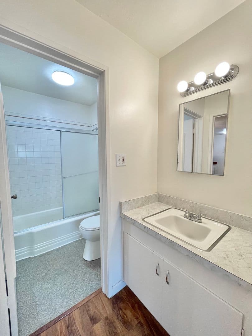 Sacramento Apartment: 1100 39th Street